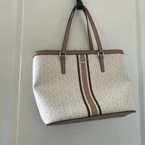 GUESS White and Tan Tote Bag